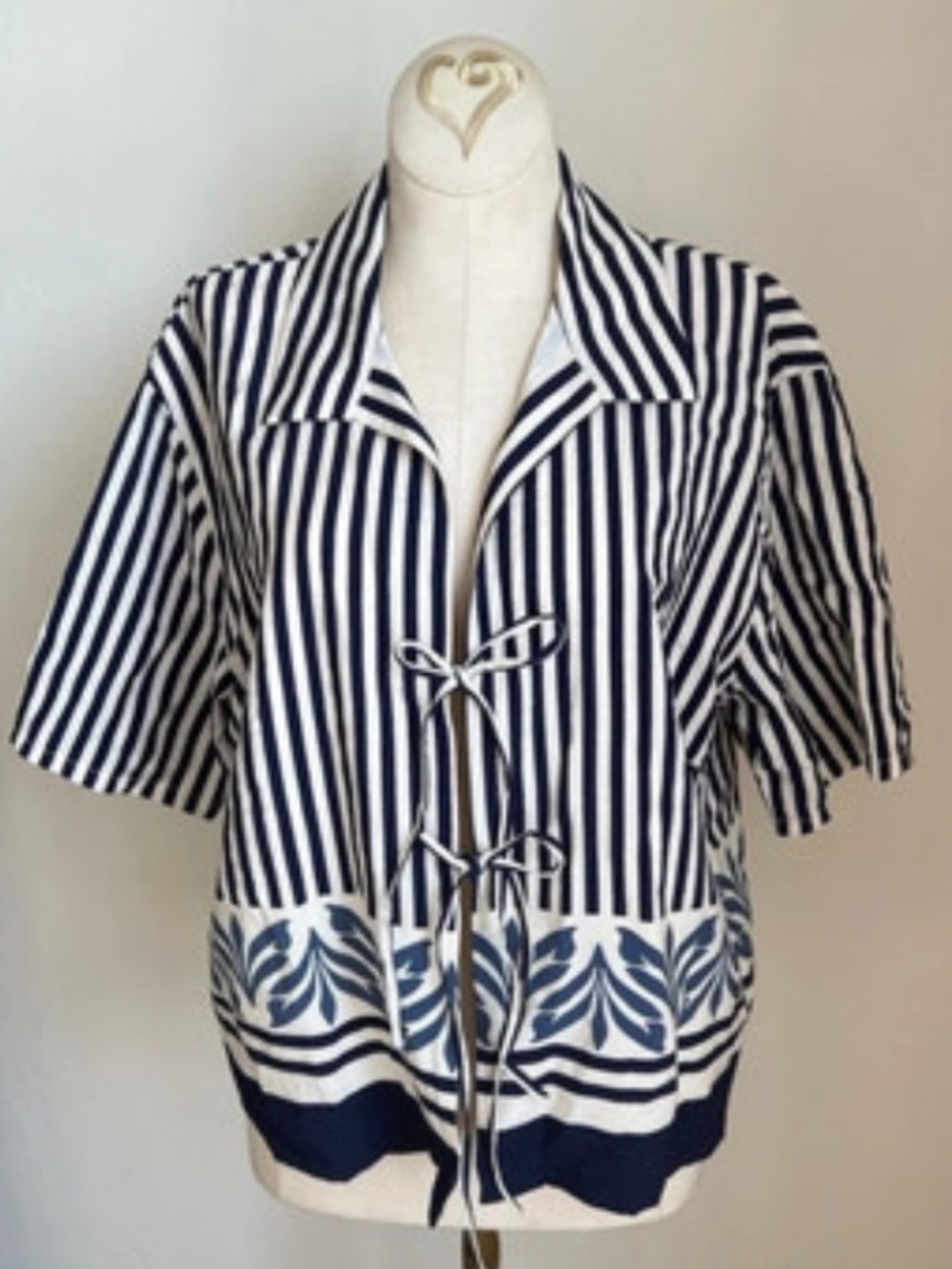 Abercrombie & Fitch Women's Tie-Front Top in Navy/White Size M